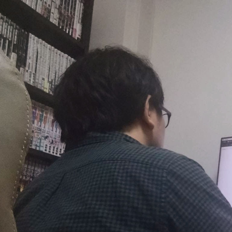 インタビュー顔写真4